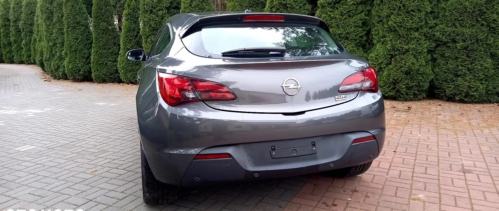Opel Astra cena 31900 przebieg: 95000, rok produkcji 2013 z Strzegom małe 704